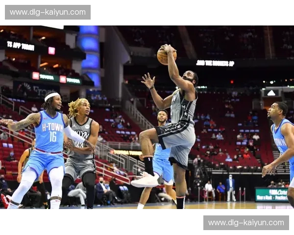 惊天对决，燃爆全场！火箭vs森林狼经典回放，一场你不容错过的篮球盛宴！